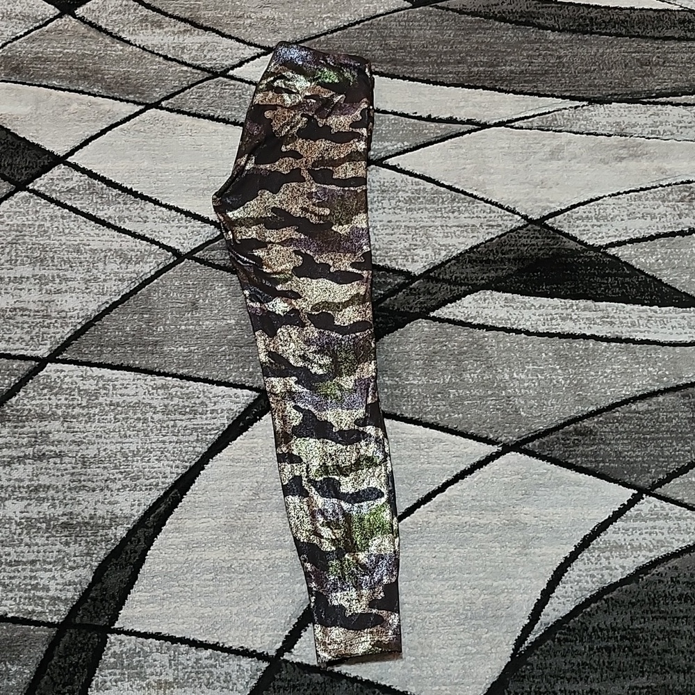 CAMOUFLAGE METALLIC SHINE ANKLE LEGGINGS MEDIUM